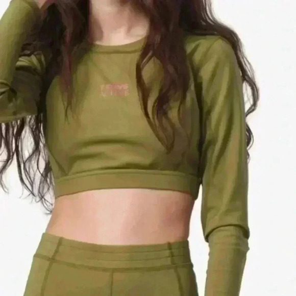 7 DAYS ACTIVE Cropped Long Sleeve Top in Capulet Olive - Picture 1 of 4